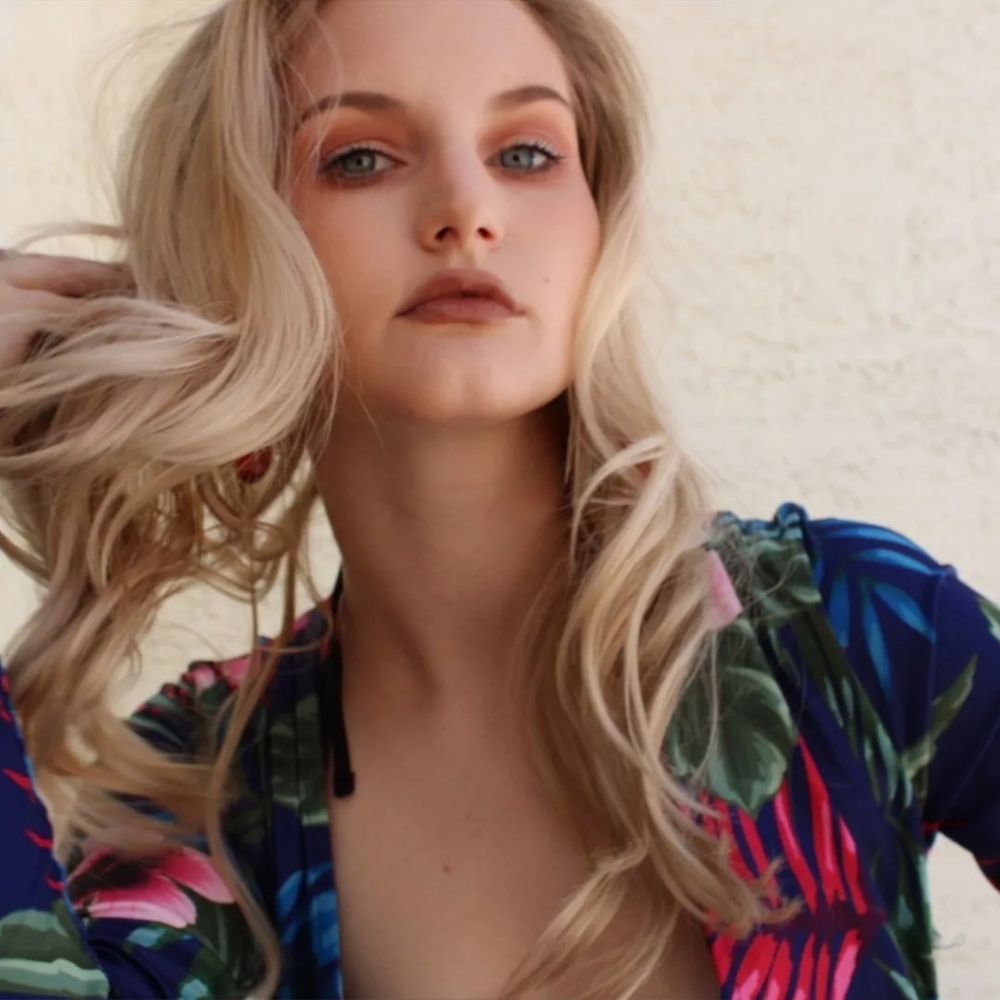 Meet your Posher, Nichole 💗